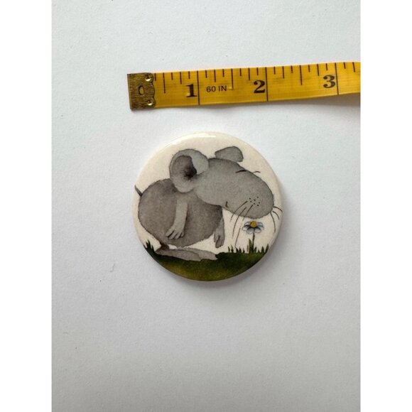 80s vintage mouse cartoon philipp die maus novelty metal button pin pinback gift - Picture 6 of 6